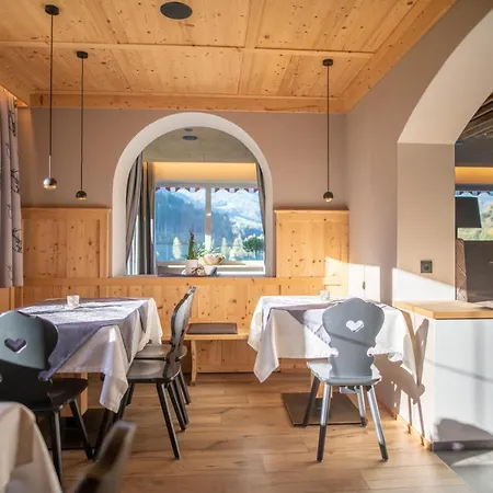 Hotel Seehof Monguelfo-Tesido / Welsberg-Taisten