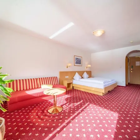 Hotel Seehof Monguelfo-Tesido / Welsberg-Taisten